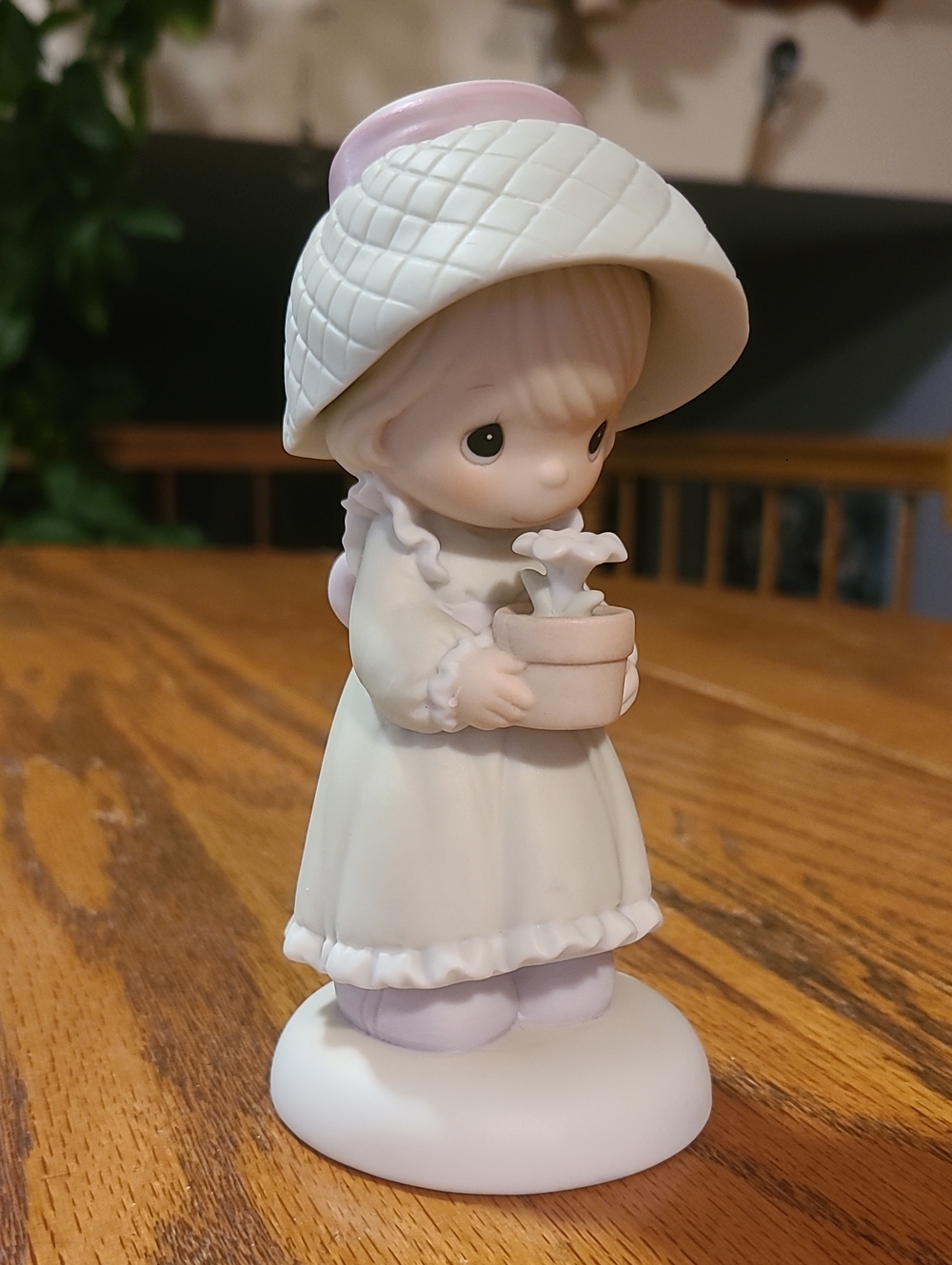 Precious Moments 'His Love Will Shine On You' Special Edition Girl Figurine